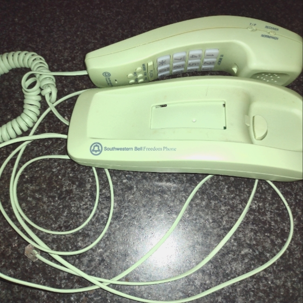 Vintage Ma Bell 1970 Green Streamlined Landline Phone